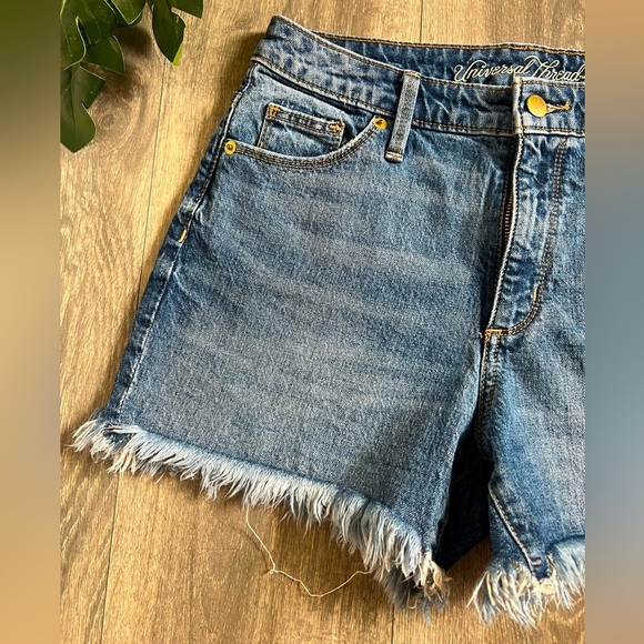 Universal thread high rise shortie. Size 27/4 - Picture 3 of 9